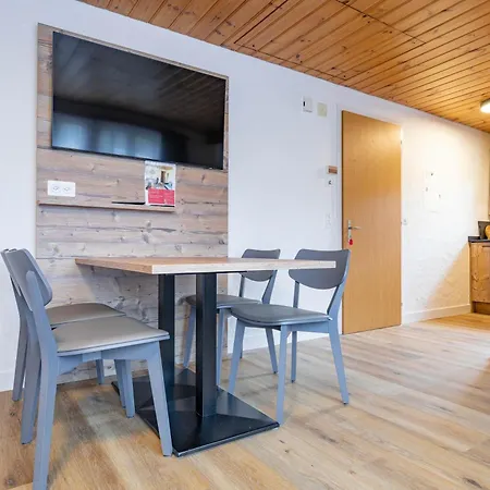 First - Aare Jungfrau Ag Apartmán *